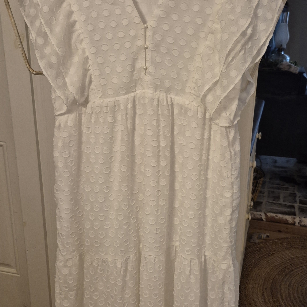 FLOWY White Textured Midi Dress